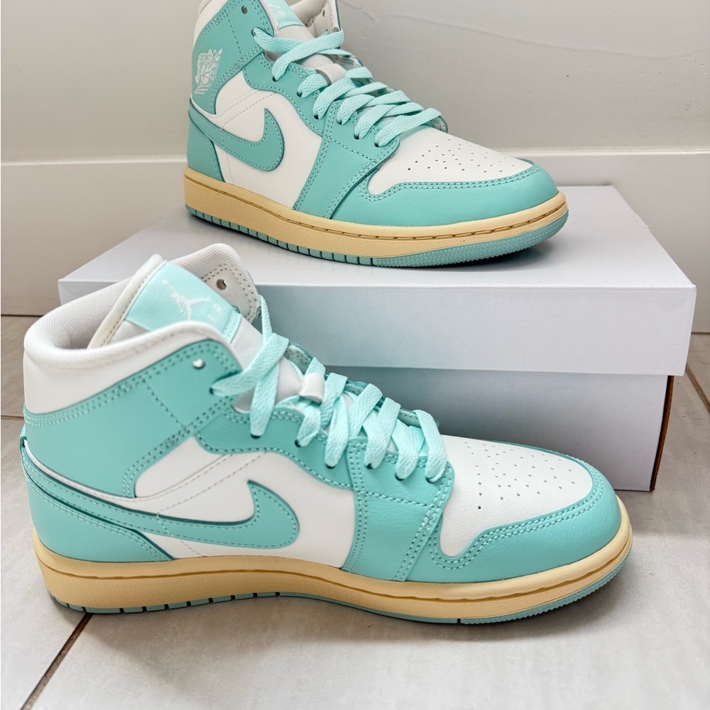 Nike Air Jordan 1 Mid - Sail/Light Dew